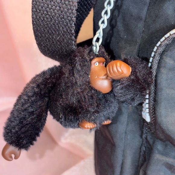 Kipling Tasmo Medium Shoulder Bag – Black – Monkey Charm - Picture 4 of 8